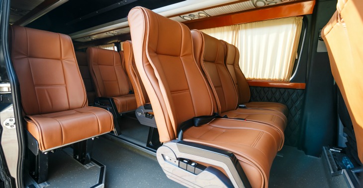 Ещё один переоборудованный «Mercedez Benz» модели «Sprinter» от мастеров «Pecos Auto»